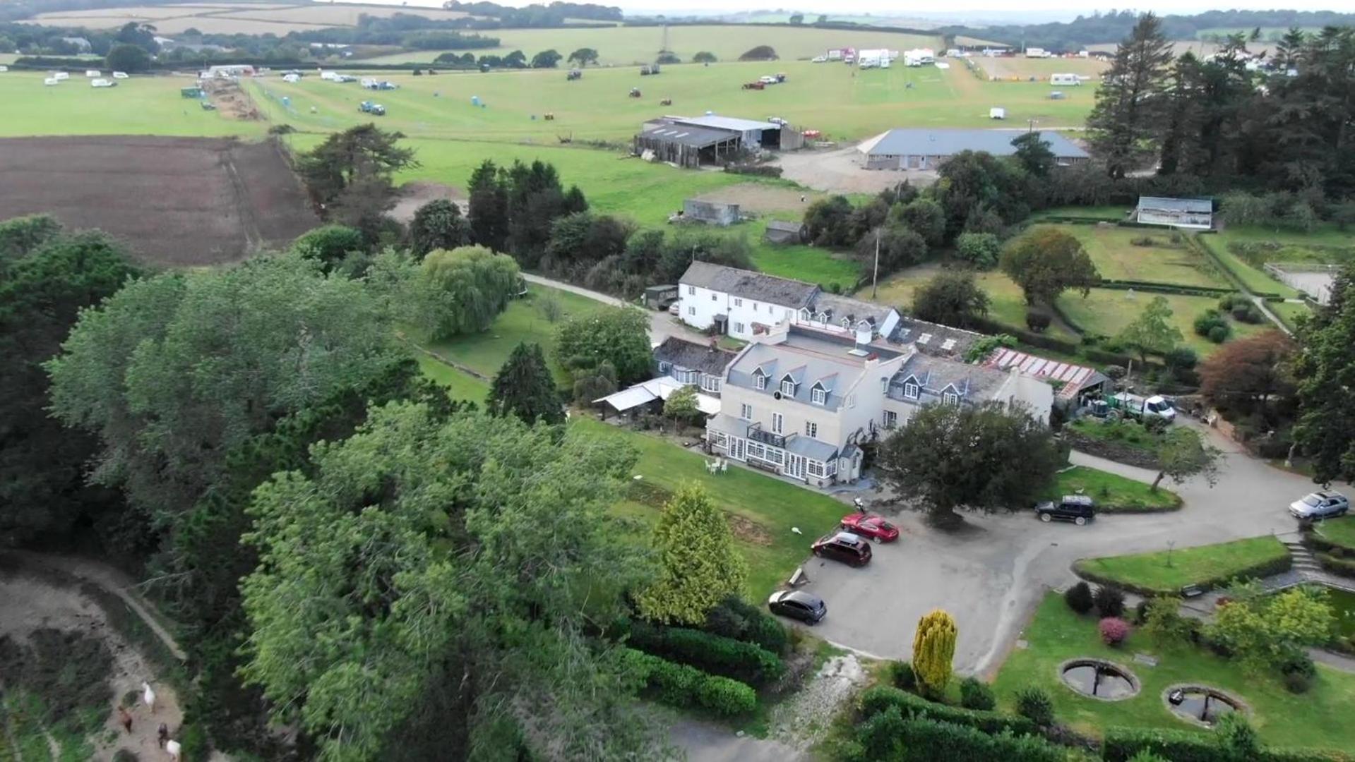 No 4 Trelawney Apartment - Onsite Bar - Restaurant - Horse Riding Menheniot Dış mekan fotoğraf