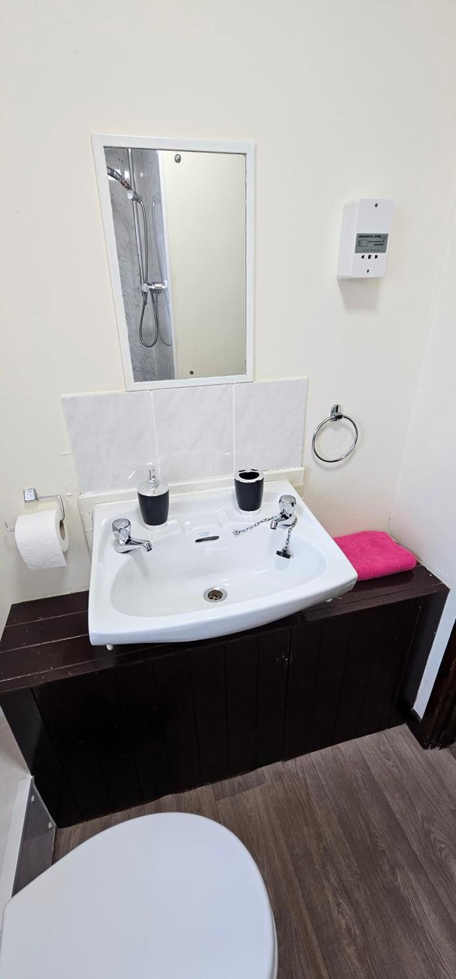 No 4 Trelawney Apartment - Onsite Bar - Restaurant - Horse Riding Menheniot Dış mekan fotoğraf