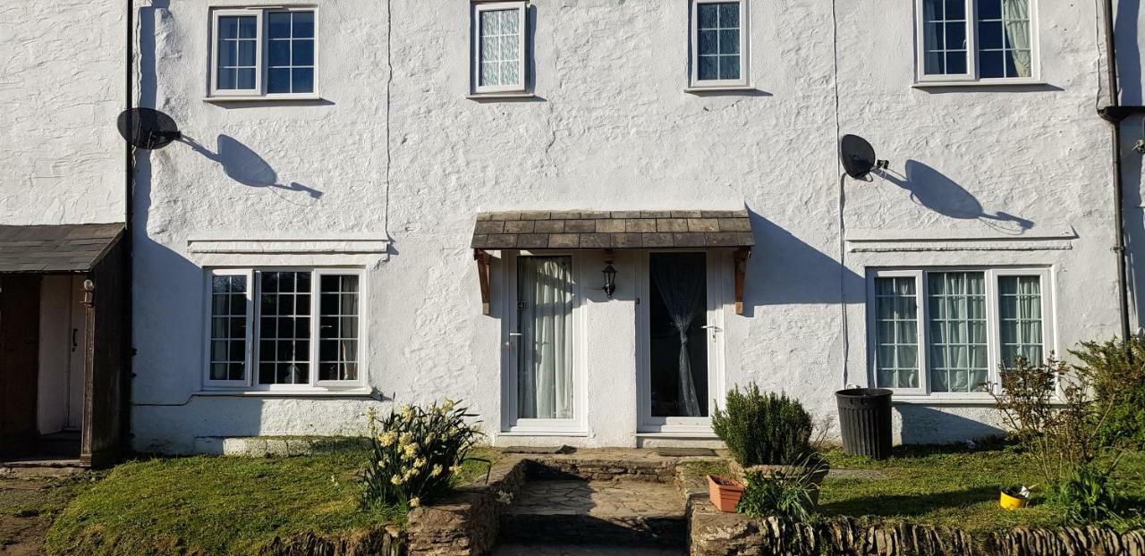 No 4 Trelawney Apartment - Onsite Bar - Restaurant - Horse Riding Menheniot Dış mekan fotoğraf